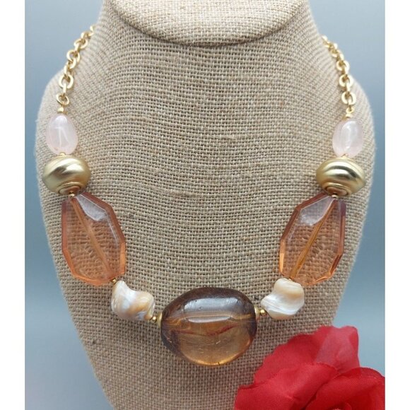 Jones New York Chunky Statement Collar Necklace Neutral Colors Shell Toggle MINT - Picture 2 of 8